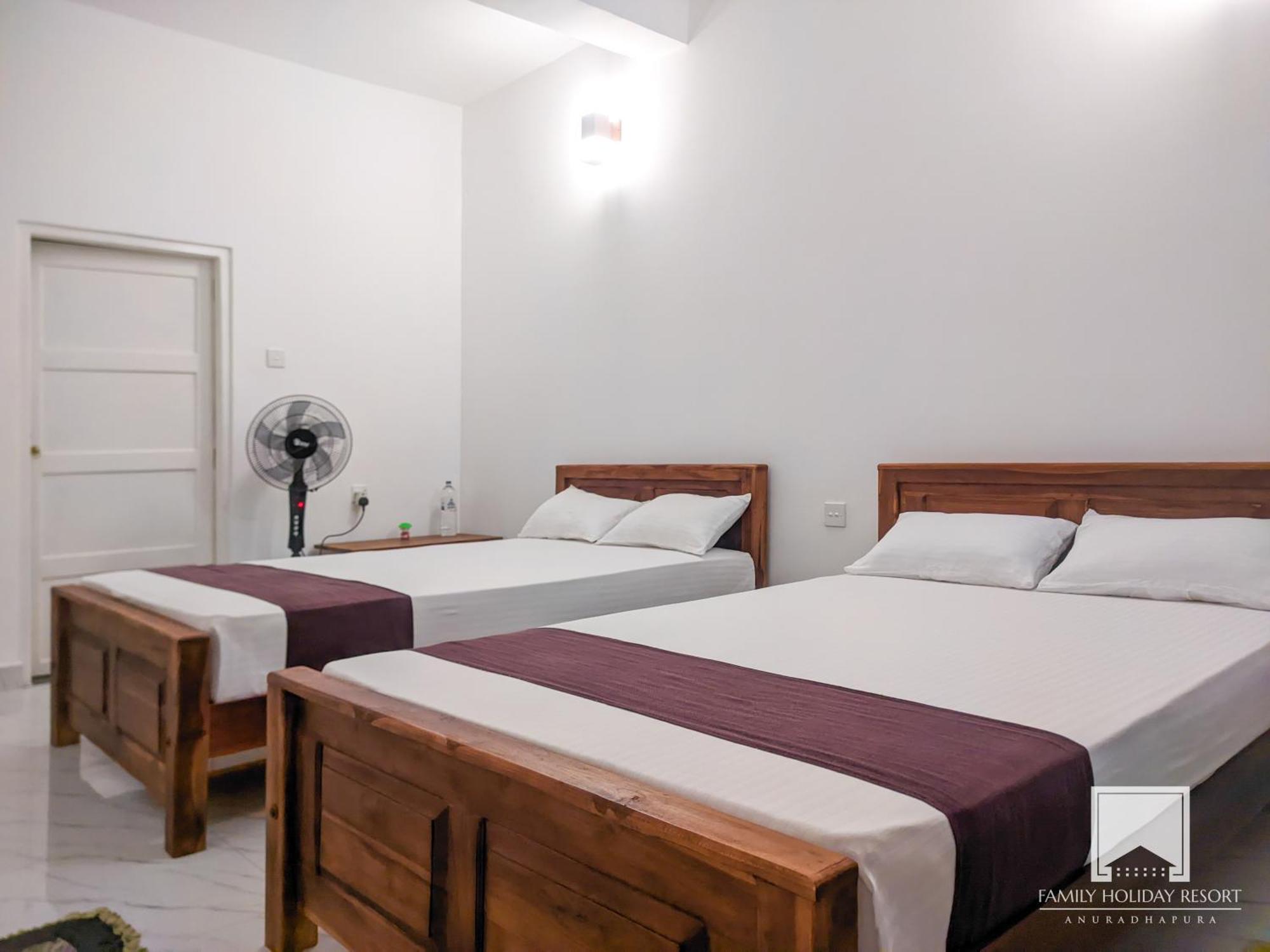 Family Holiday Resort 아누라다푸라 외부 사진